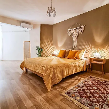 Apartament Lara's